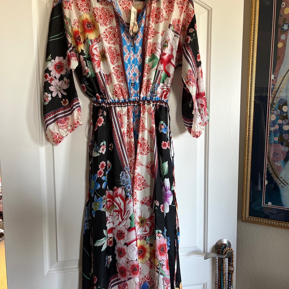 Johnny Was Geana Patsy Silk Dress Medium New

Out of stock now!! - Picture 2 of 11